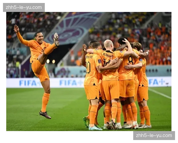 荷兰队首发预测：弗朗基·德容调度，加克波搭档德佩冲击日本防线